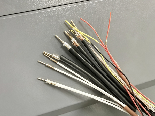 Aerospace and defense connector